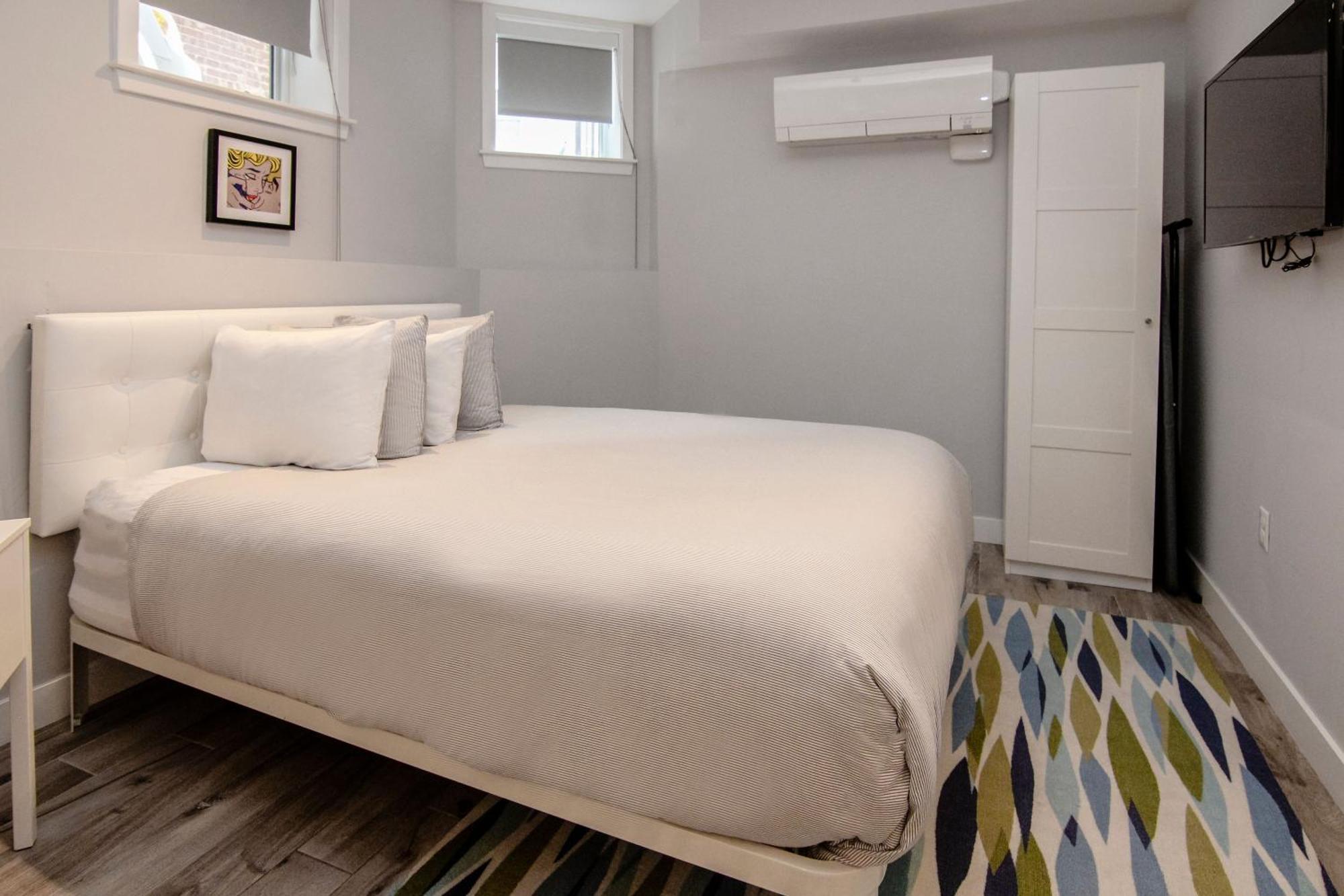 A Stylish Stay W/ A Queen Bed, Heated Floors.. #3 Бруклін Екстер'єр фото