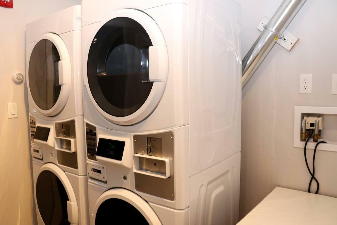 A Stylish Stay W/ A Queen Bed, Heated Floors.. #3 Бруклін Екстер'єр фото