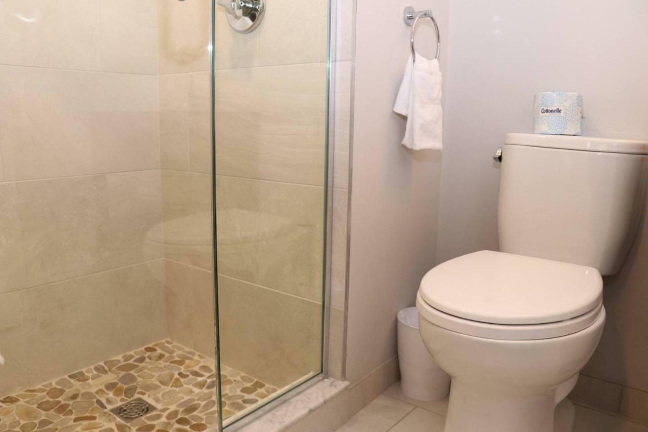 A Stylish Stay W/ A Queen Bed, Heated Floors.. #3 Бруклін Екстер'єр фото