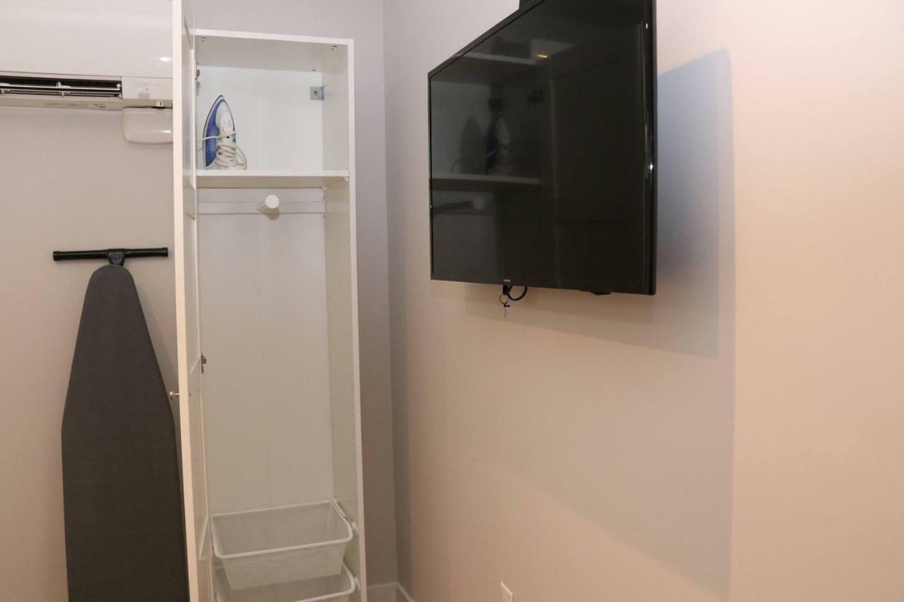 A Stylish Stay W/ A Queen Bed, Heated Floors.. #3 Бруклін Екстер'єр фото